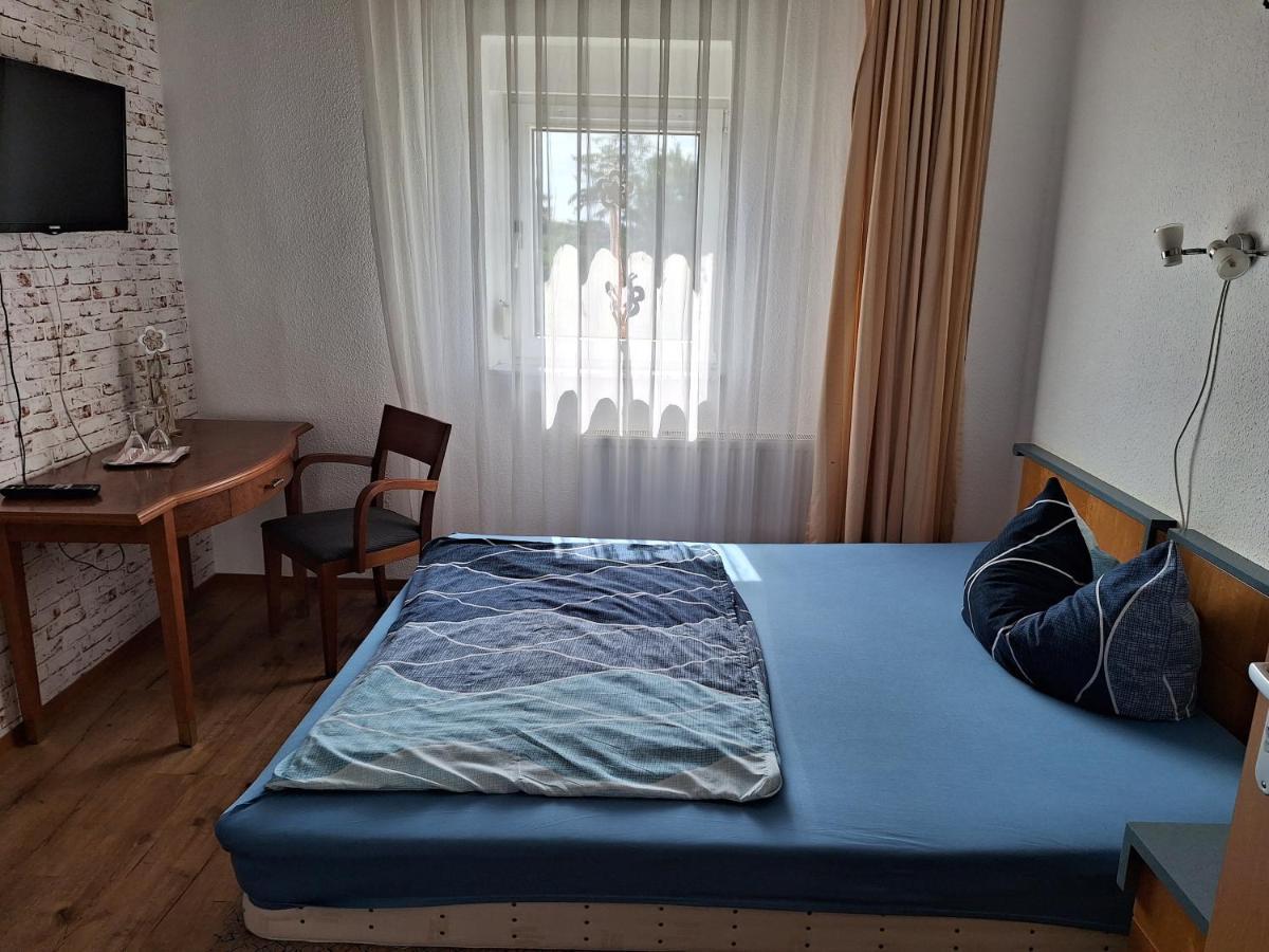 Gaststaette Und Pension Zur Schiene Merseburgo Exterior foto